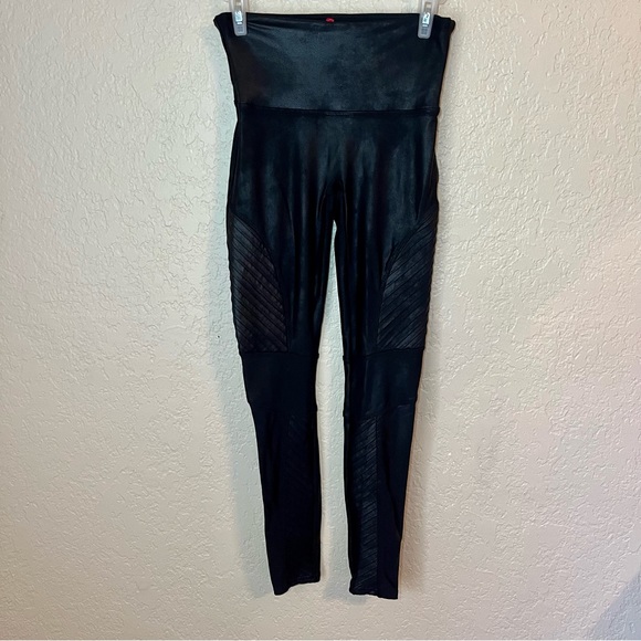 Spanx Faux Leather Moto Leggings in Very Black Size Medium - Picture 3 of 11